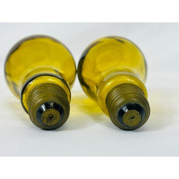 Vintage 5 1/2" Glass Light Bulb Salt and Pepper Shakers Yellow Japan - Picture 3 of 5